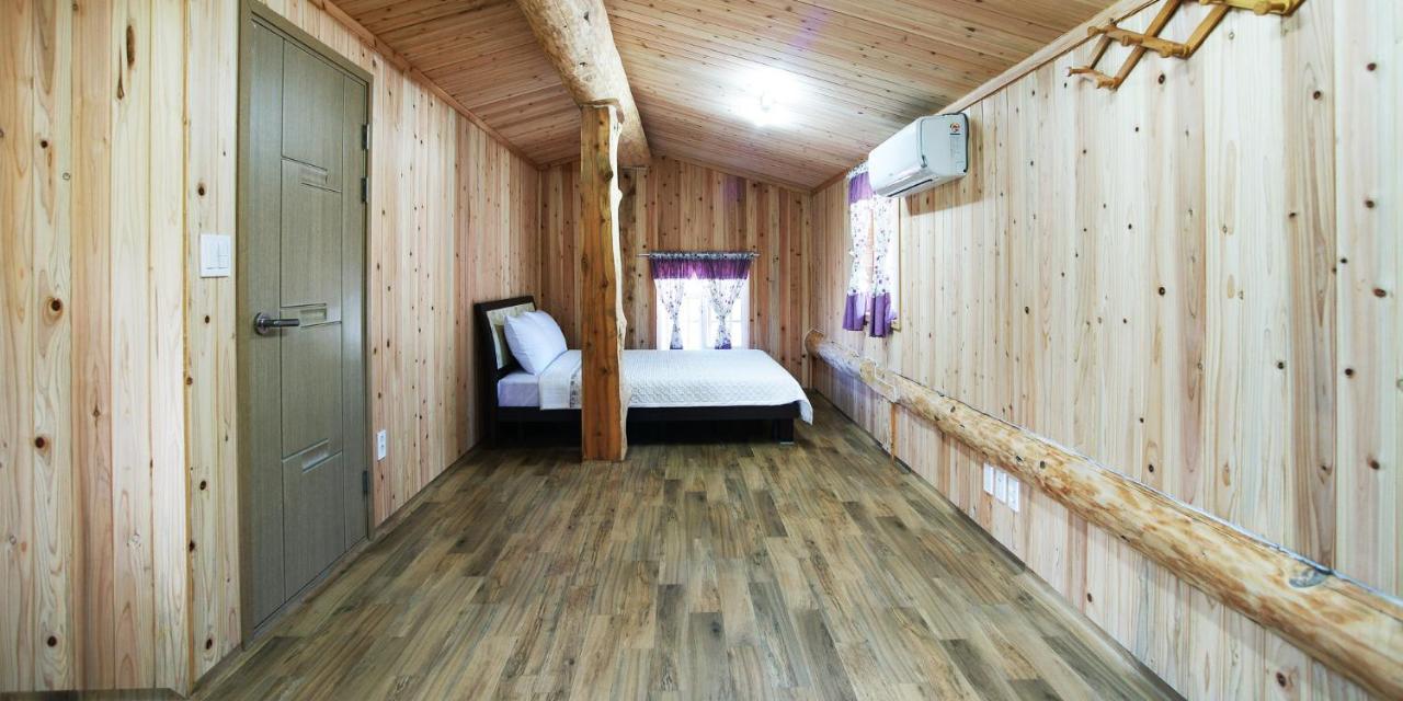 Jeju Joa Log Pension Согвипхо Экстерьер фото